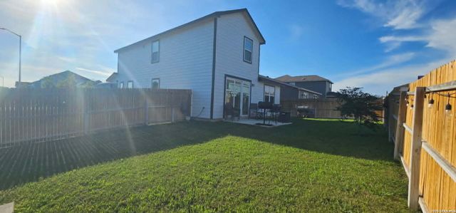 2517 WINDLE LN, Seguin, TX 78155