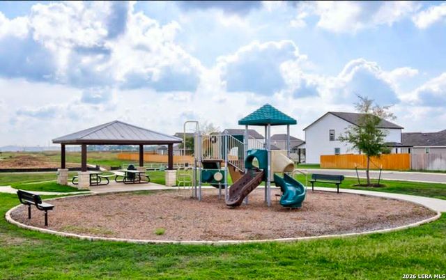 2517 WINDLE LN, Seguin, TX 78155