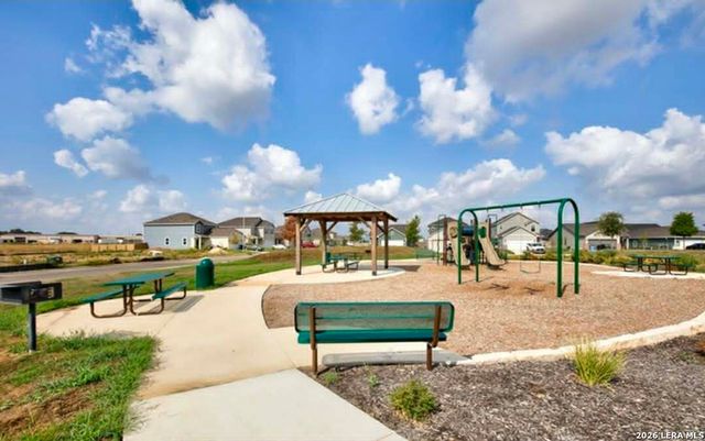 2517 WINDLE LN, Seguin, TX 78155