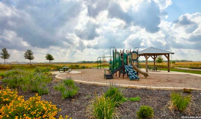 2517 WINDLE LN, Seguin, TX 78155