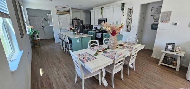 2517 WINDLE LN, Seguin, TX 78155