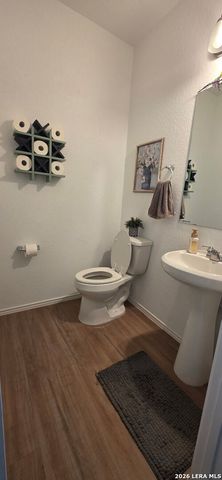 2517 WINDLE LN, Seguin, TX 78155