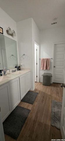2517 WINDLE LN, Seguin, TX 78155