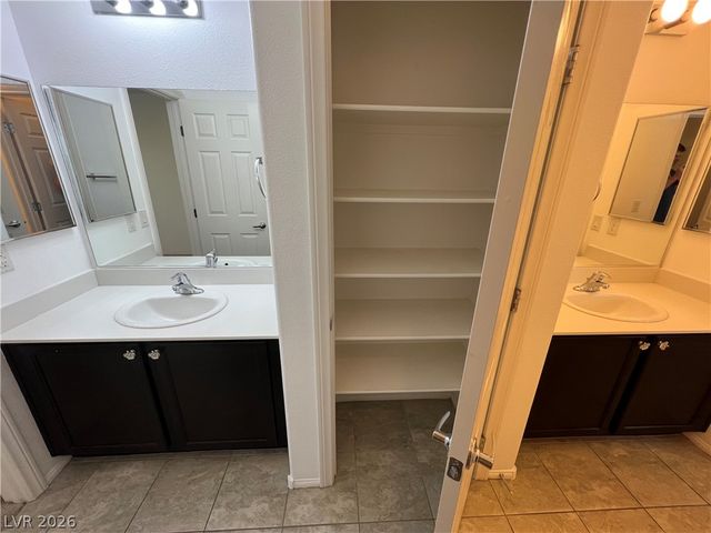 5693 Point Loma Court, Las Vegas, NV 89122