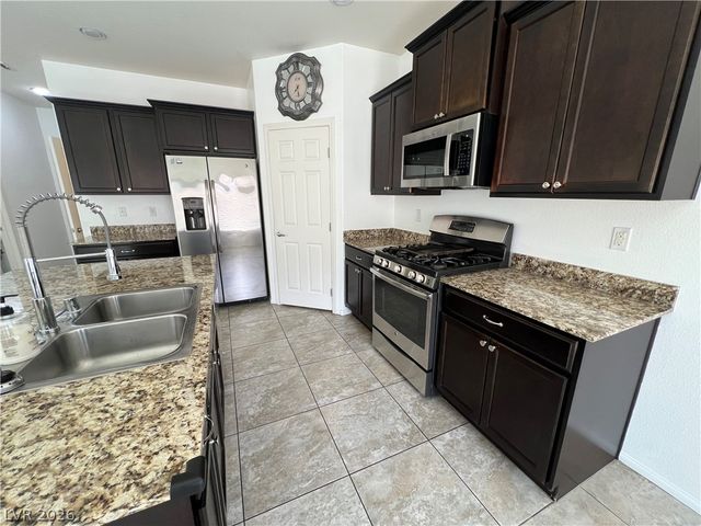 5693 Point Loma Court, Las Vegas, NV 89122