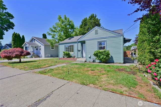 421 Wells Avenue N, Renton, WA 98057