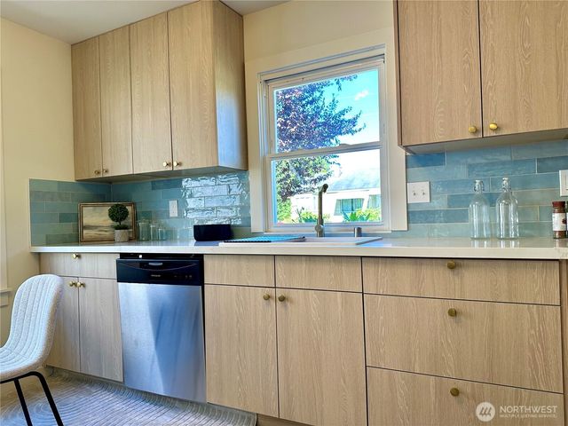 421 Wells Avenue N, Renton, WA 98057