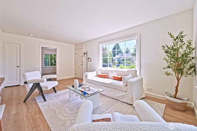 421 Wells Avenue N, Renton, WA 98057