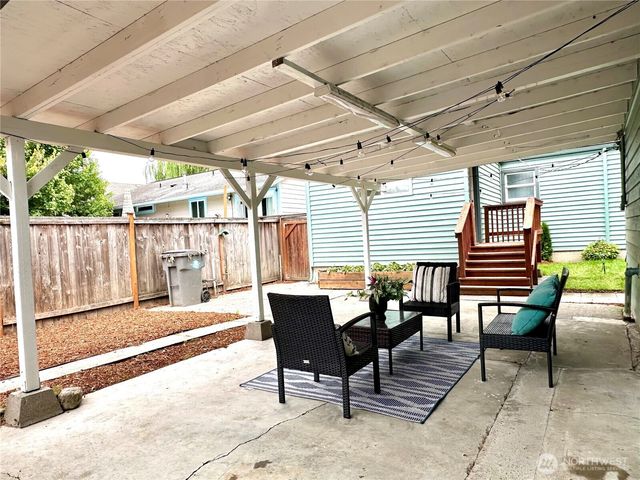 421 Wells Avenue N, Renton, WA 98057