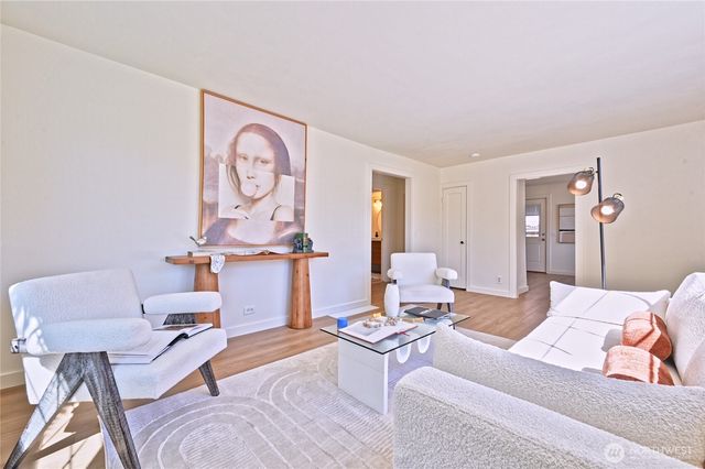 421 Wells Avenue N, Renton, WA 98057