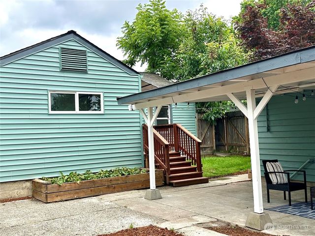 421 Wells Avenue N, Renton, WA 98057