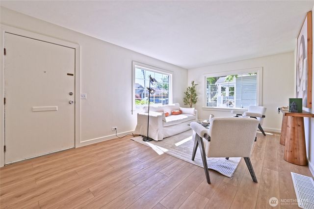 421 Wells Avenue N, Renton, WA 98057