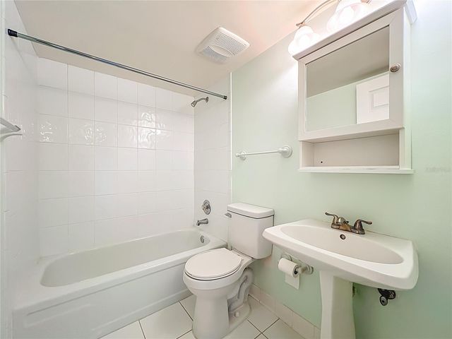 40 SHEOAH BOULEVARD 27, Winter Springs, FL 32708