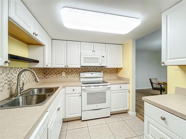 40 SHEOAH BOULEVARD 27, Winter Springs, FL 32708