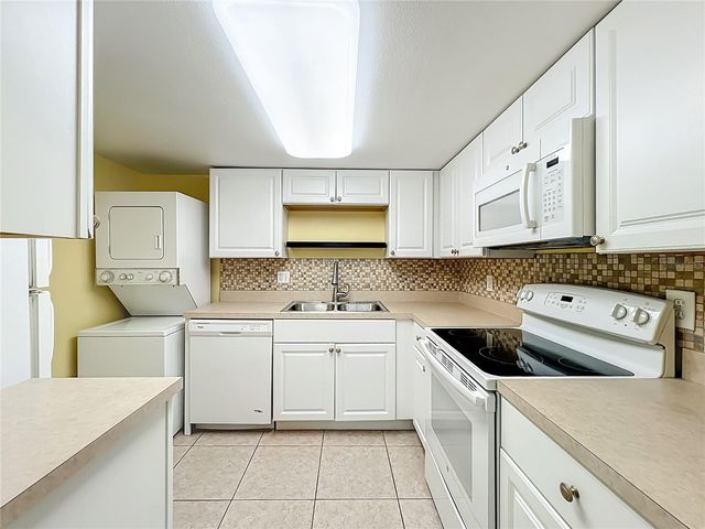 40 SHEOAH BOULEVARD 27, Winter Springs, FL 32708