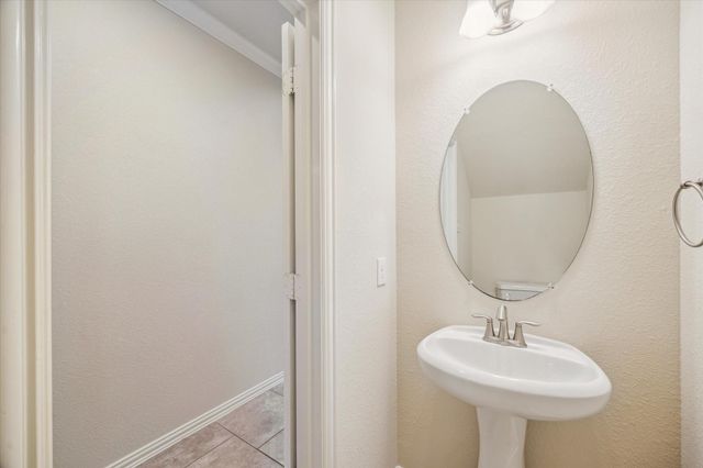 30 Black Swan Court, Magnolia, TX 77354