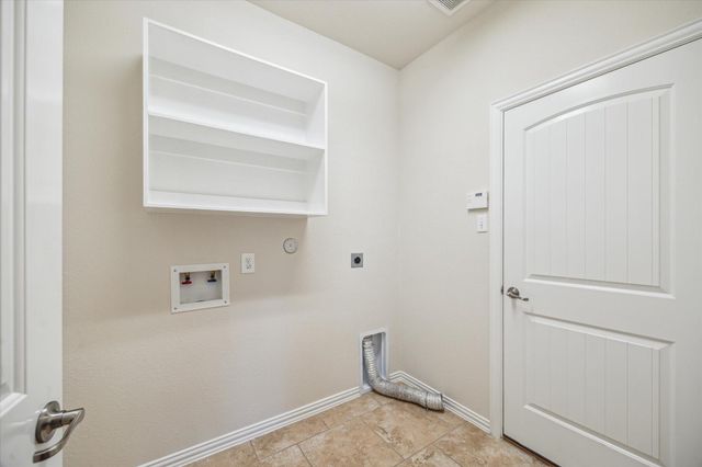 30 Black Swan Court, Magnolia, TX 77354