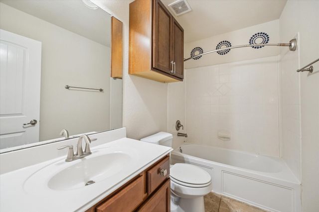 30 Black Swan Court, Magnolia, TX 77354