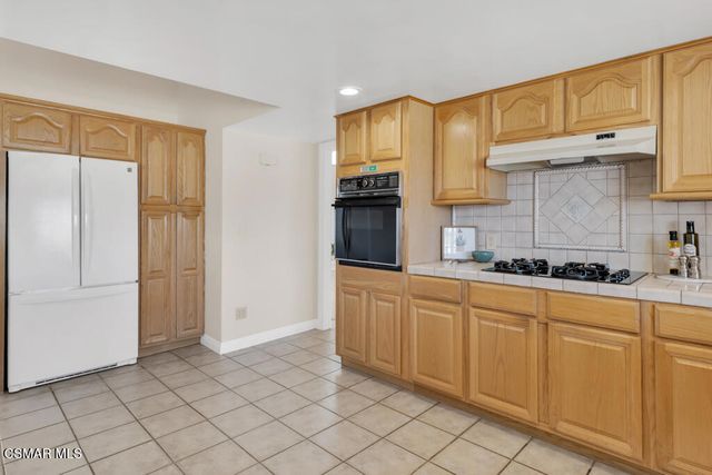 1016 Saxon Place, Thousand Oaks, CA 91360