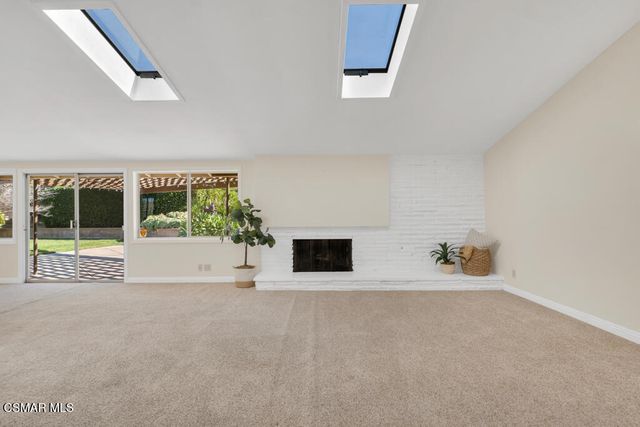 1016 Saxon Place, Thousand Oaks, CA 91360