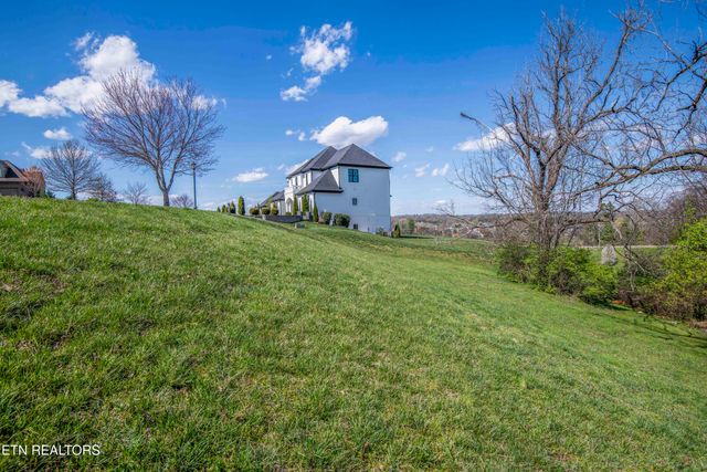 638 Barnsley Rd, Knoxville, TN 37934