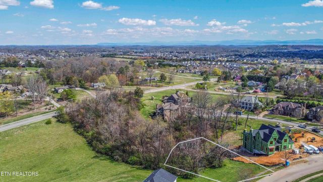 638 Barnsley Rd, Knoxville, TN 37934