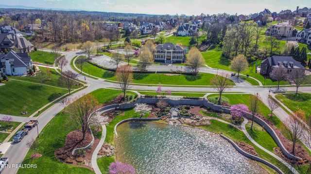 638 Barnsley Rd, Knoxville, TN 37934