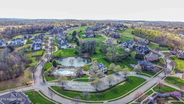 638 Barnsley Rd, Knoxville, TN 37934