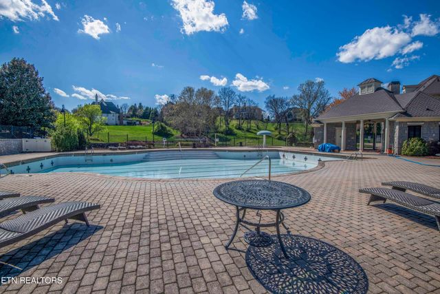 638 Barnsley Rd, Knoxville, TN 37934