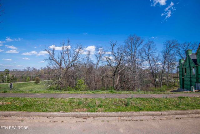 638 Barnsley Rd, Knoxville, TN 37934