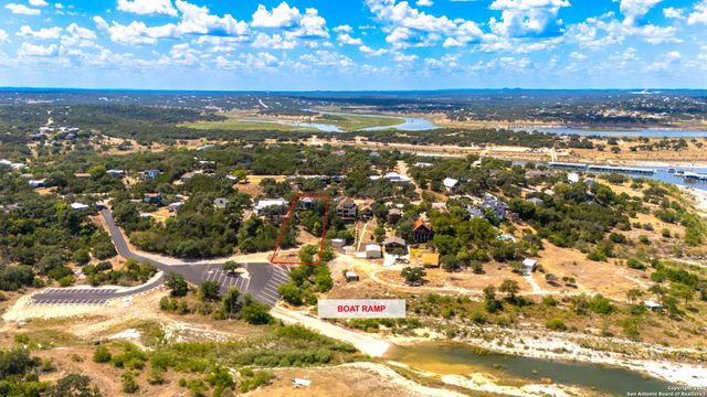 1761 Lakeside W, Canyon Lake, TX 78133