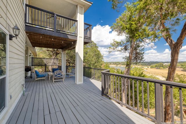 1761 Lakeside W, Canyon Lake, TX 78133