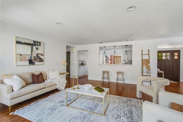 4981 Paseo Segovia, Irvine, CA 92603