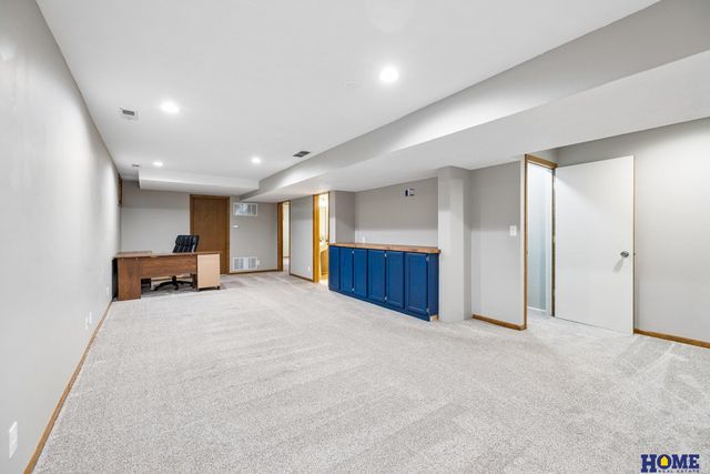 5312 London Road, Lincoln, NE 68516