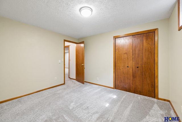 5312 London Road, Lincoln, NE 68516