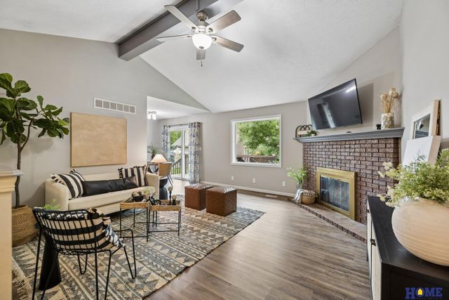 5312 London Road, Lincoln, NE 68516