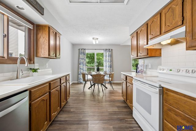 5312 London Road, Lincoln, NE 68516