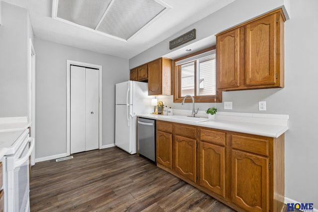 5312 London Road, Lincoln, NE 68516