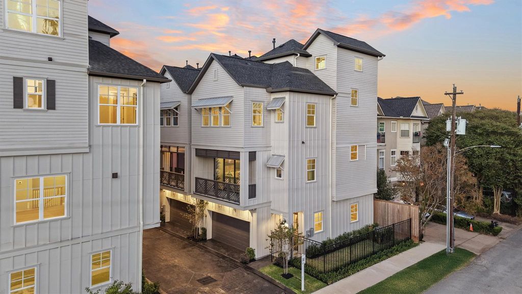 4024 Blossom Street, Houston, TX 77007