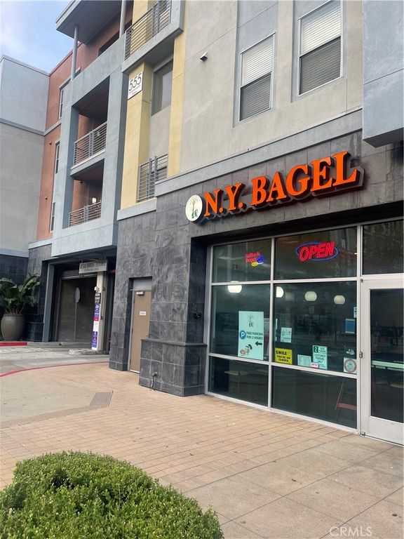 565 N Commonwealth Ave, Fullerton, CA 92831 — exterior