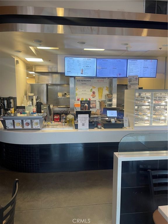 565 N Commonwealth Ave, Fullerton, CA 92831 — photo 2