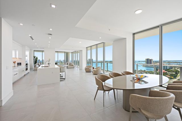 220 Lake Shore Drive 2212, Lake Park, FL 33403