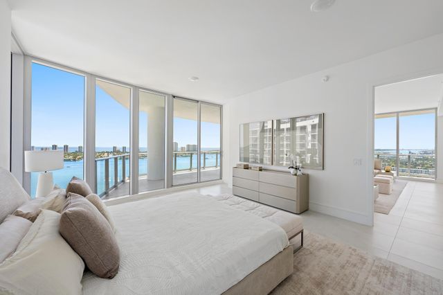 220 Lake Shore Drive 2212, Lake Park, FL 33403