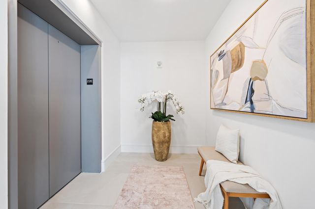 220 Lake Shore Drive 2212, Lake Park, FL 33403