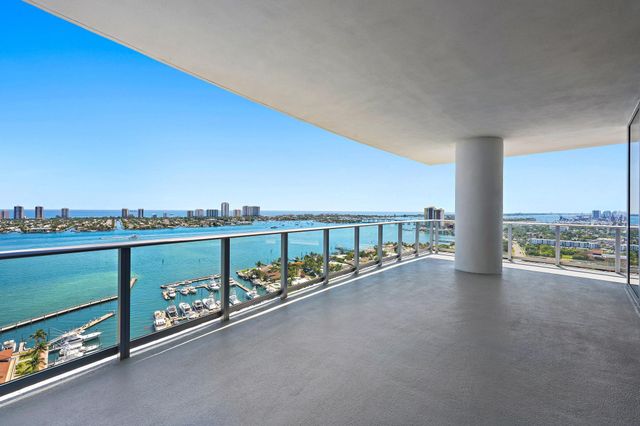 220 Lake Shore Drive 2212, Lake Park, FL 33403