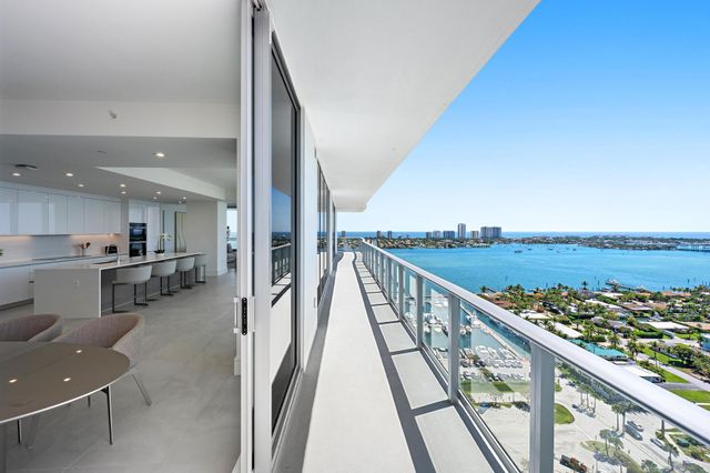 220 Lake Shore Drive 2212, Lake Park, FL 33403