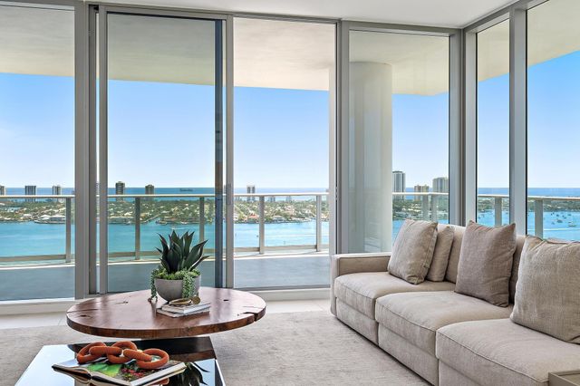 220 Lake Shore Drive 2212, Lake Park, FL 33403