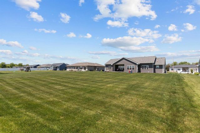 2157 FOX POINT CIRCLE, De Pere, WI 54115
