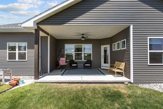 2157 FOX POINT CIRCLE, De Pere, WI 54115
