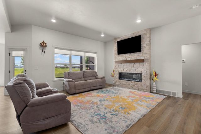 2157 FOX POINT CIRCLE, De Pere, WI 54115
